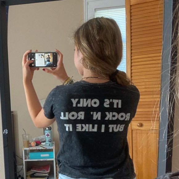 rolling stones t-shirt with v-line cut - Picture 3 of 3